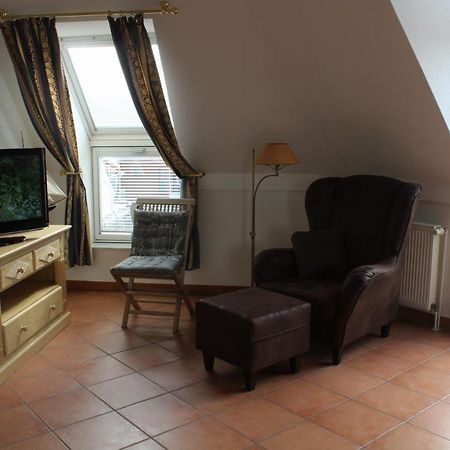 Residenz Rosengrund Mit Schwimmbad Und Sauna บือซุม ภายนอก รูปภาพ